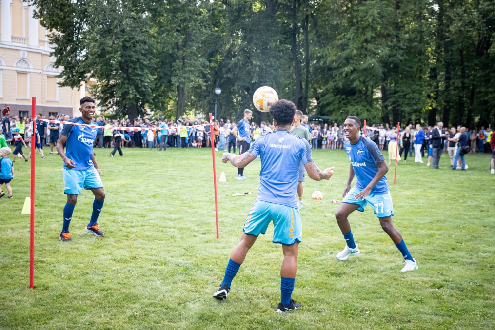 Открытая тренировка «Зенита» в Михайловском саду