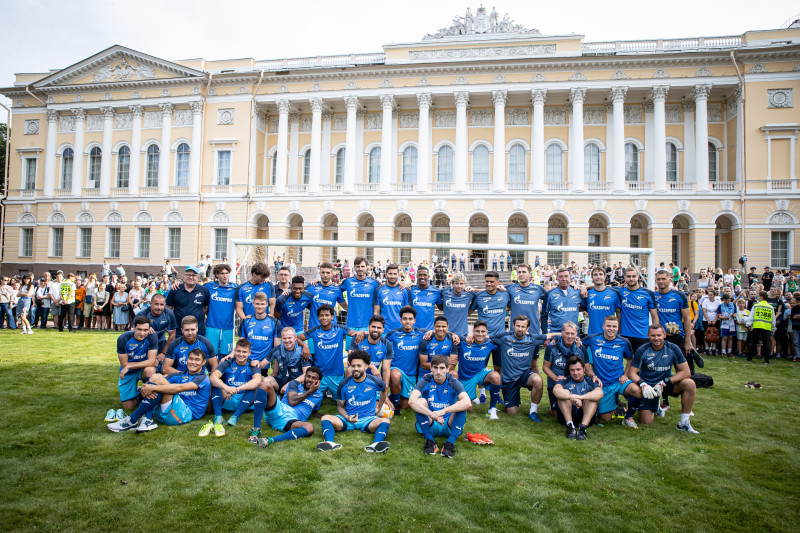 Открытая тренировка «Зенита» в Михайловском саду