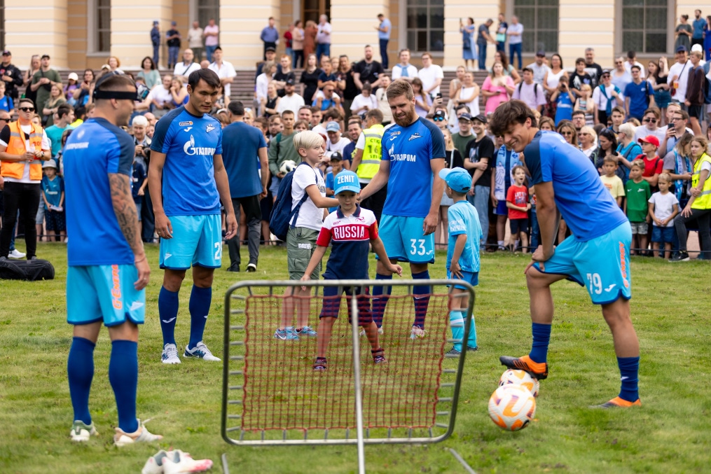 Открытая тренировка «Зенита» в Михайловском саду