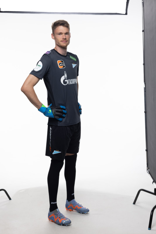 Индивидуальная фотосессия игроков основного состава в форме Joma сезона 2023/24