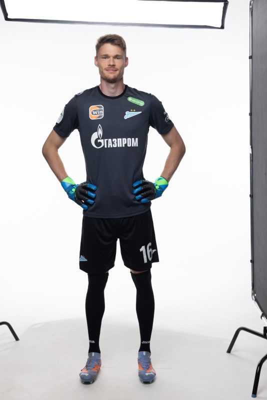 Индивидуальная фотосессия игроков основного состава в форме Joma сезона 2023/24