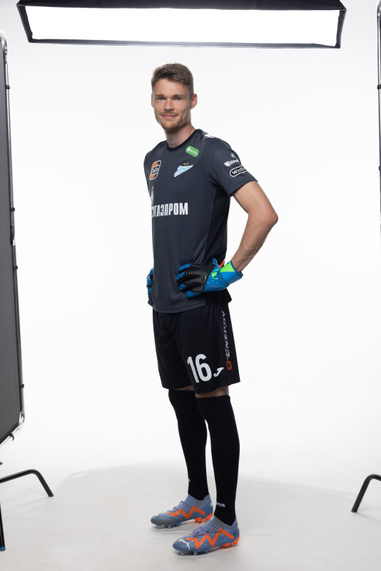 Индивидуальная фотосессия игроков основного состава в форме Joma сезона 2023/24