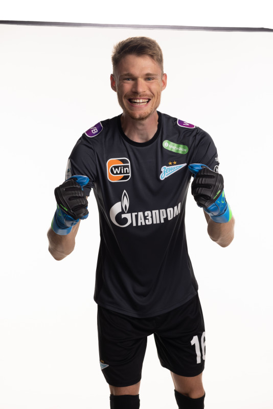 Индивидуальная фотосессия игроков основного состава в форме Joma сезона 2023/24