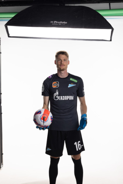 Индивидуальная фотосессия игроков основного состава в форме Joma сезона 2023/24