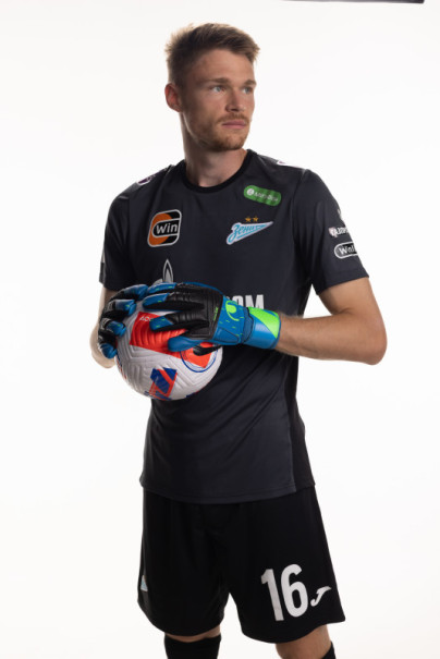 Индивидуальная фотосессия игроков основного состава в форме Joma сезона 2023/24