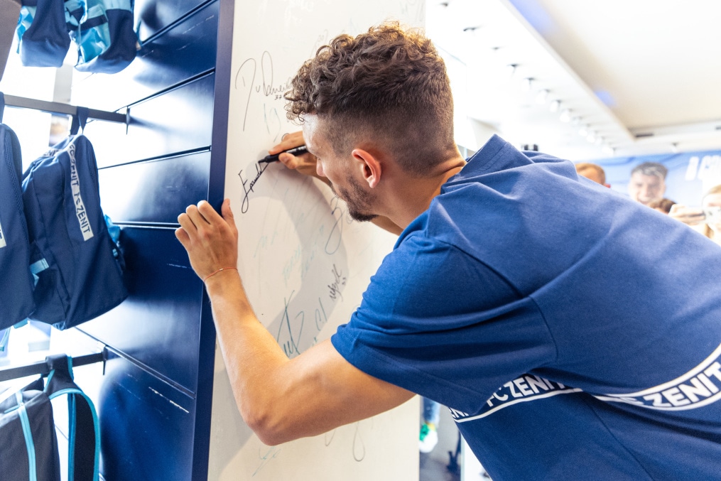 Презентация Страхини Эраковича и Дениса Адамова в официальном магазине «Зенит»