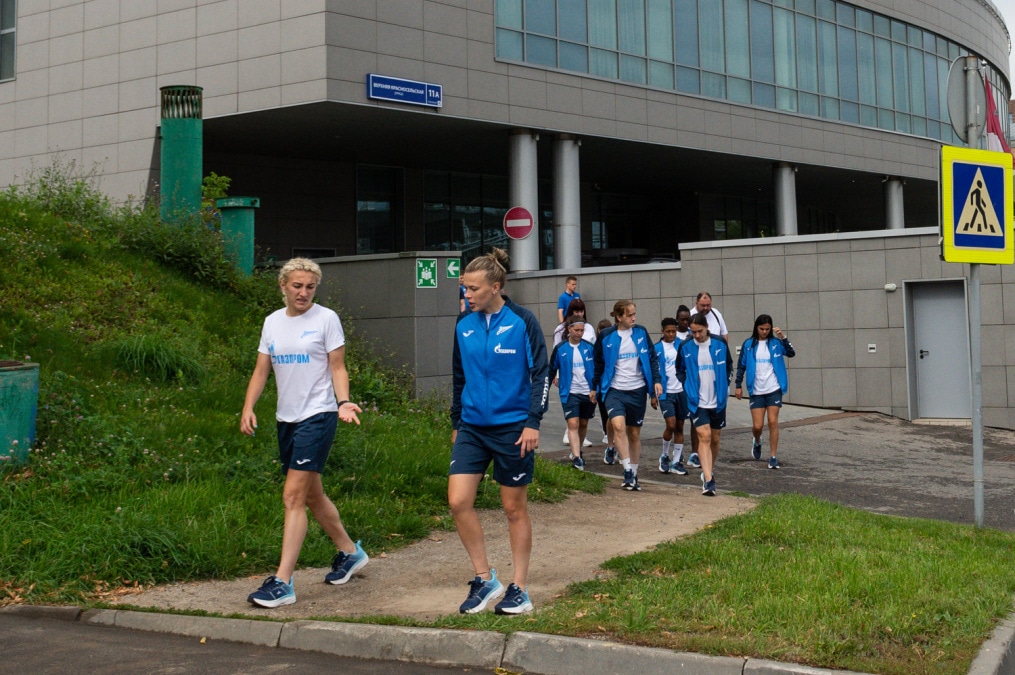 Прогулка женской команды «Зенит» перед матчем с «Локомотивом»
