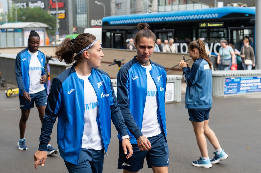 Прогулка женской команды «Зенит» перед матчем с «Локомотивом»