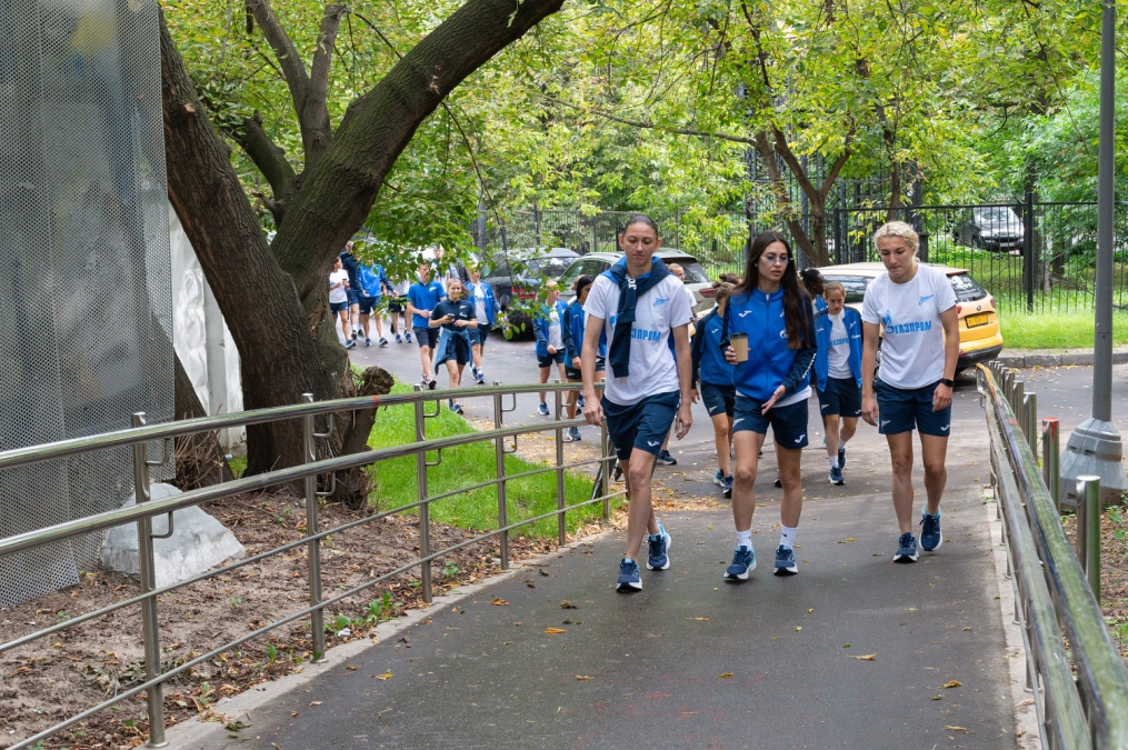 Прогулка женской команды «Зенит» перед матчем с «Локомотивом»