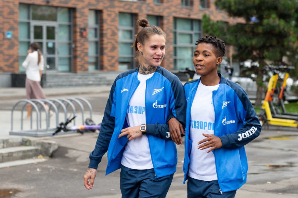 Прогулка женской команды «Зенит» перед матчем с «Локомотивом»