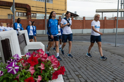 Прогулка женской команды «Зенит» перед матчем с «Локомотивом»