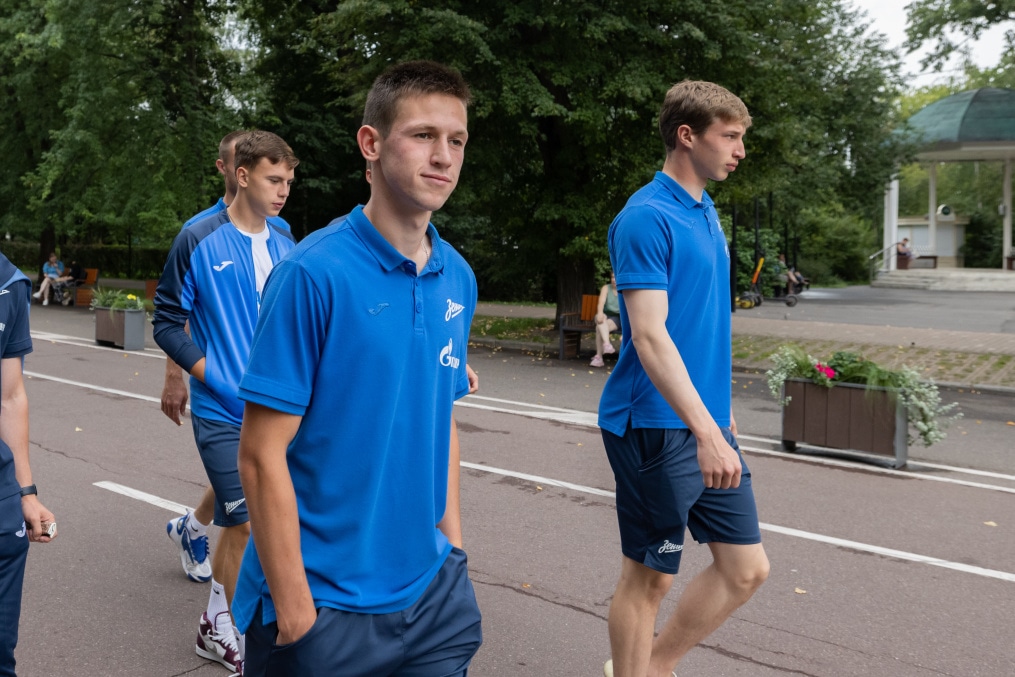 Прогулка молодежной команды «Зенит» перед матчем со «Спартаком»-м