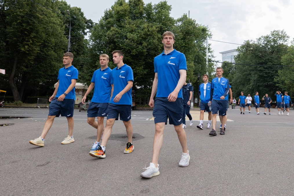 Прогулка молодежной команды «Зенит» перед матчем со «Спартаком»-м