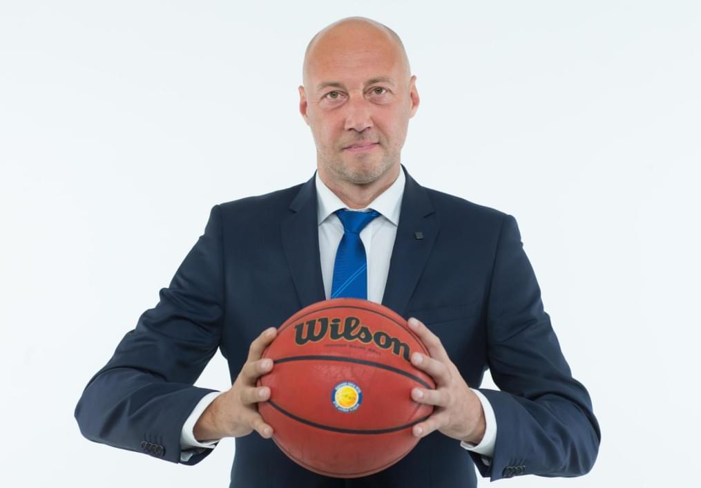 Фотосессия игроков и тренеров основного состава БК «Зенит» сезона-2017/2018