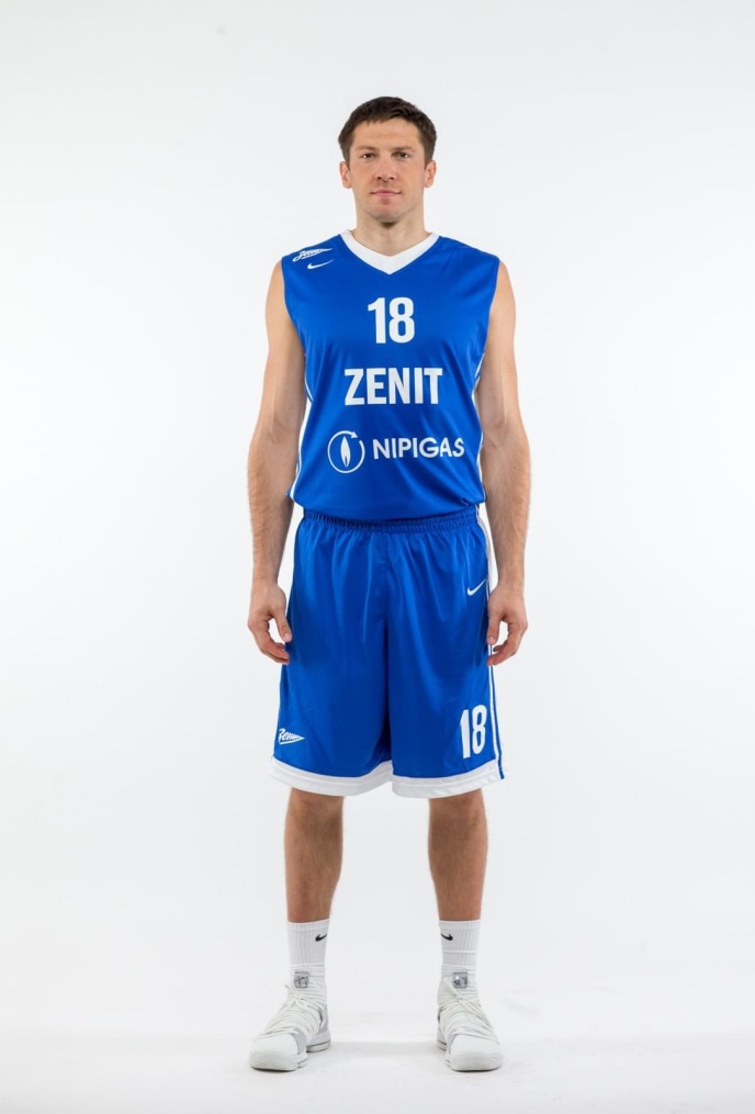 Фотосессия игроков и тренеров основного состава БК «Зенит» сезона-2017/2018