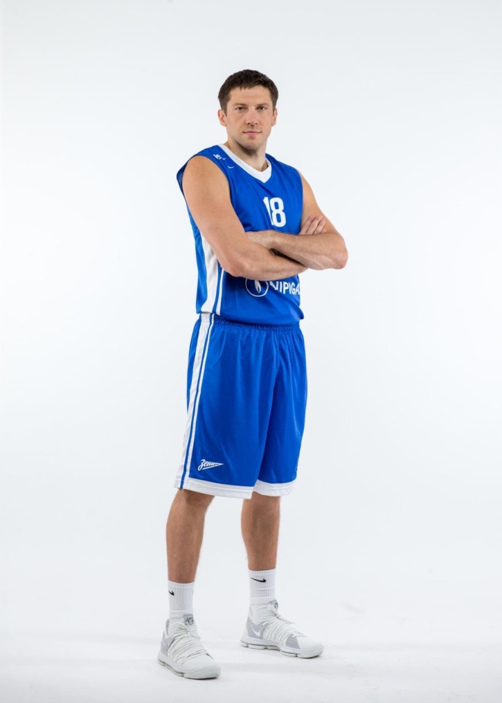 Фотосессия игроков и тренеров основного состава БК «Зенит» сезона-2017/2018