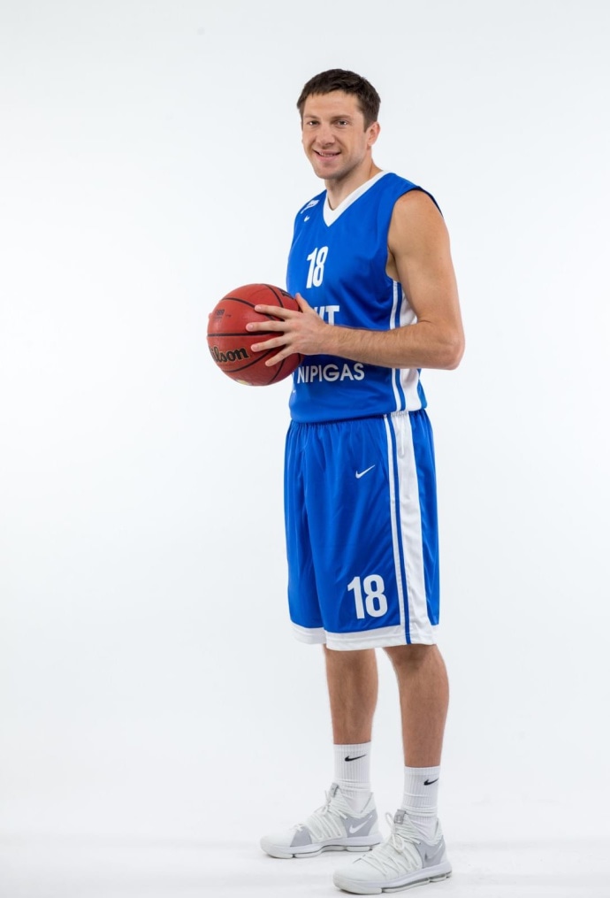 Фотосессия игроков и тренеров основного состава БК «Зенит» сезона-2017/2018