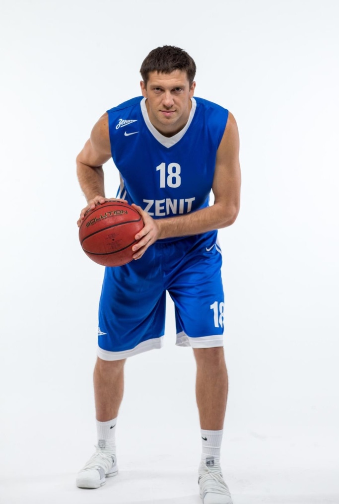 Фотосессия игроков и тренеров основного состава БК «Зенит» сезона-2017/2018