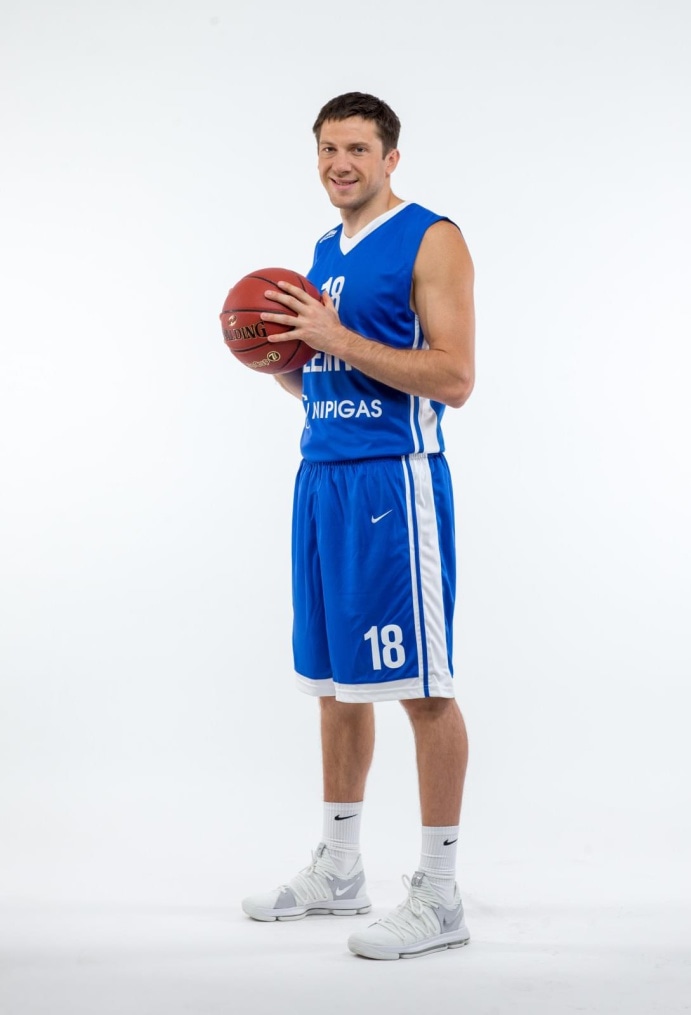 Фотосессия игроков и тренеров основного состава БК «Зенит» сезона-2017/2018