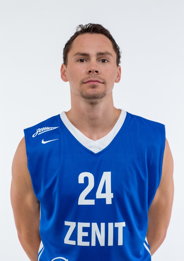 Фотосессия игроков и тренеров основного состава БК «Зенит» сезона-2017/2018