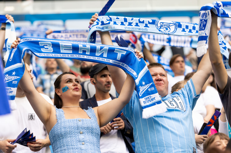 Болельщики на матче «Зенит» — «Факел»
