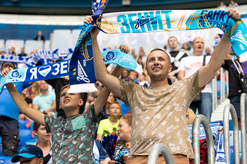 Болельщики на матче «Зенит» — «Факел»