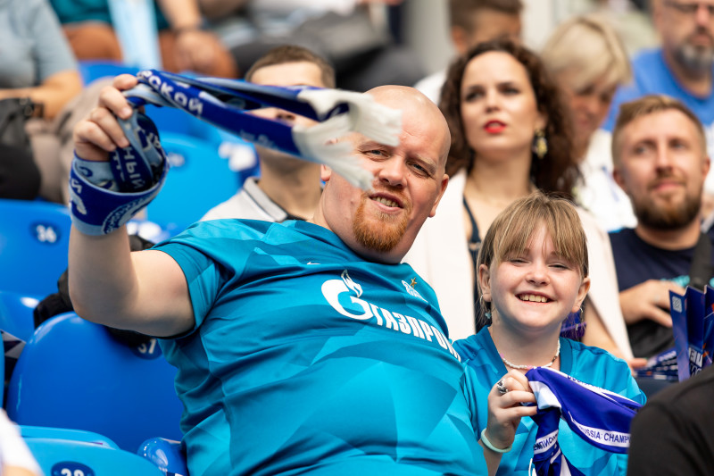 Болельщики на матче «Зенит» — «Факел»