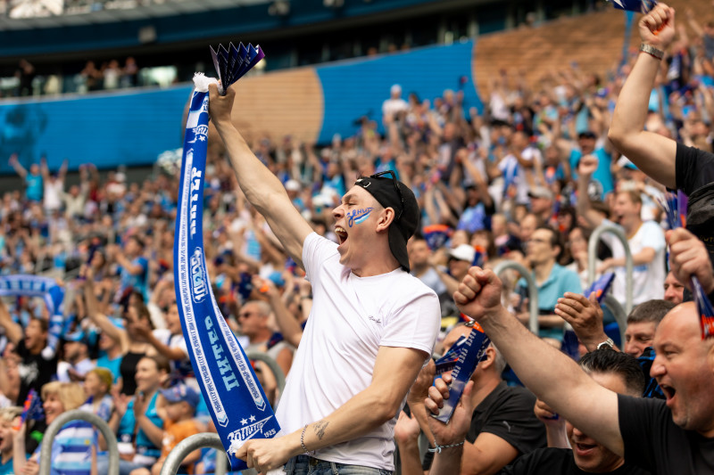 Болельщики на матче «Зенит» — «Факел»