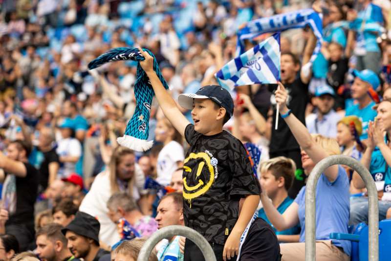 Болельщики на матче «Зенит» — «Факел»