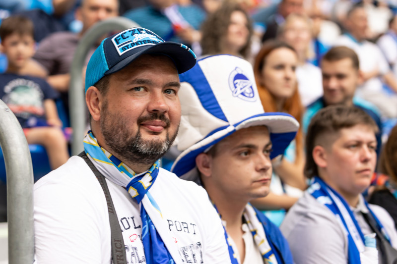 Болельщики на матче «Зенит» — «Факел»