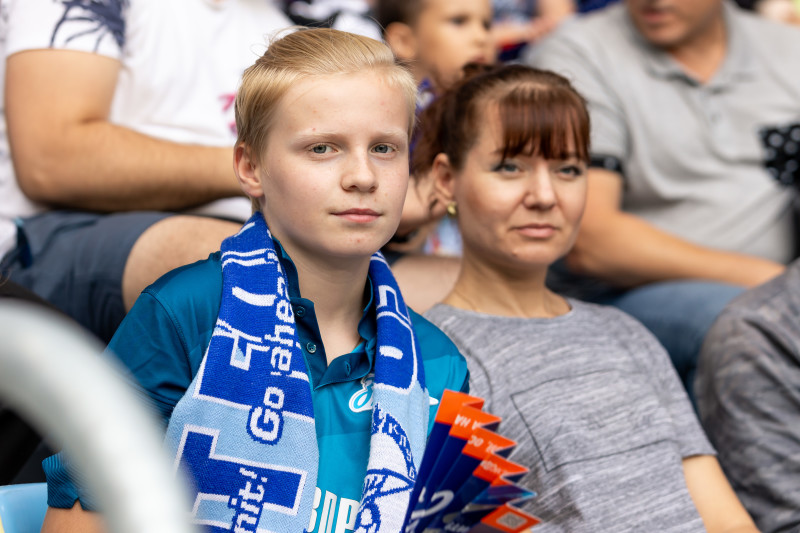 Болельщики на матче «Зенит» — «Факел»