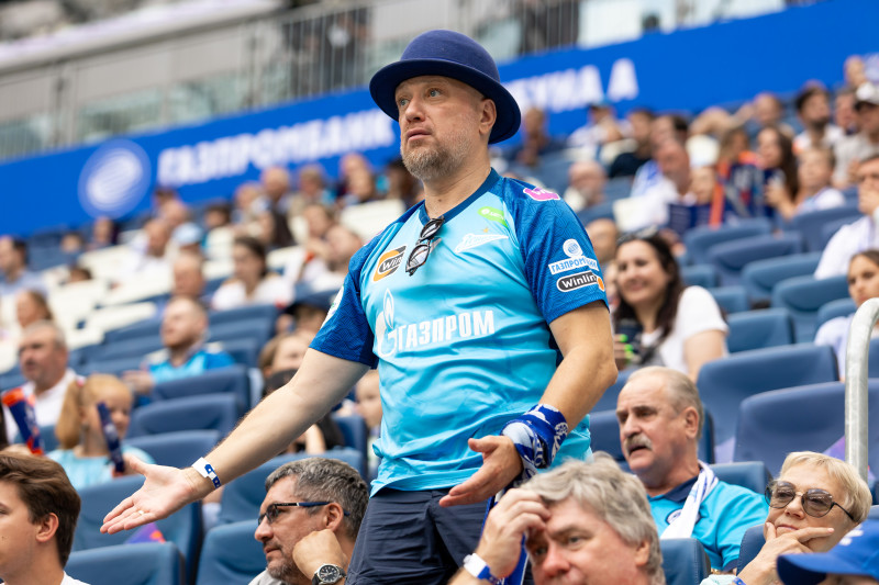 Болельщики на матче «Зенит» — «Факел»