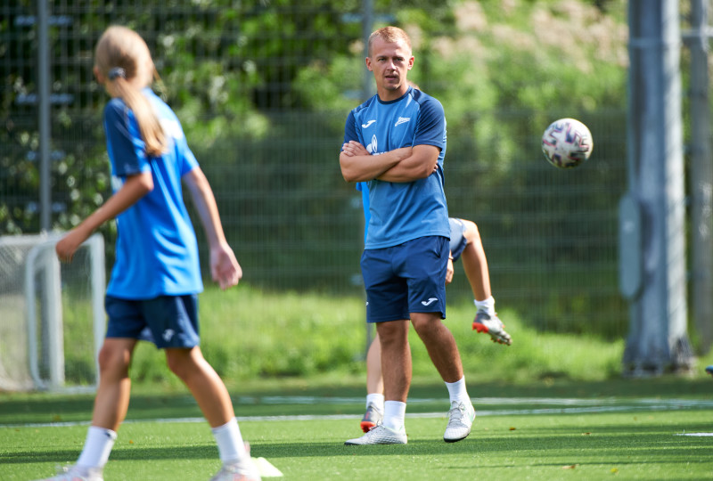 Тренировка женской команды «Зенит» U-14