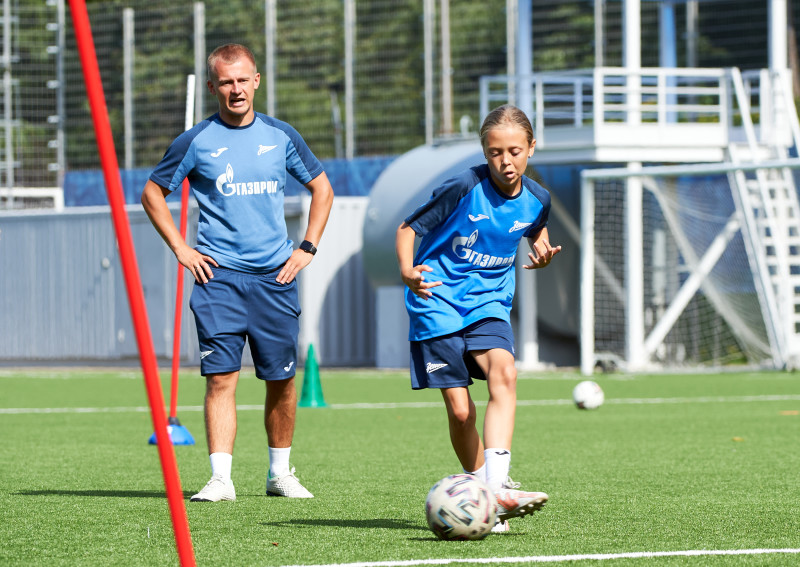 Тренировка женской команды «Зенит» U-14