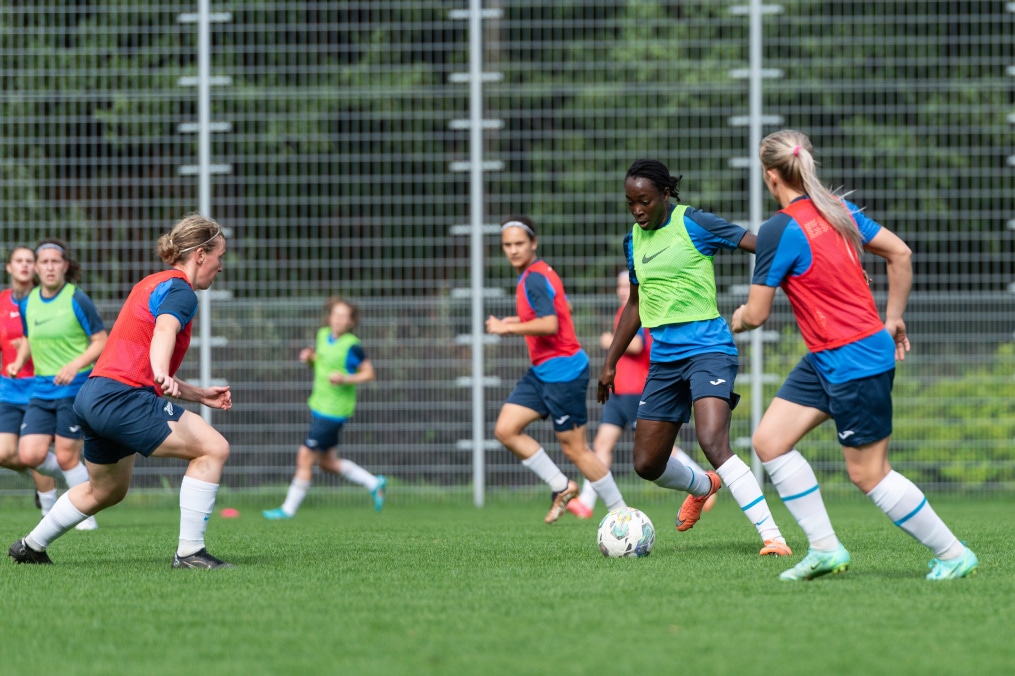 Тренировка женской команды «Зенит» перед матчем с «Динамо»