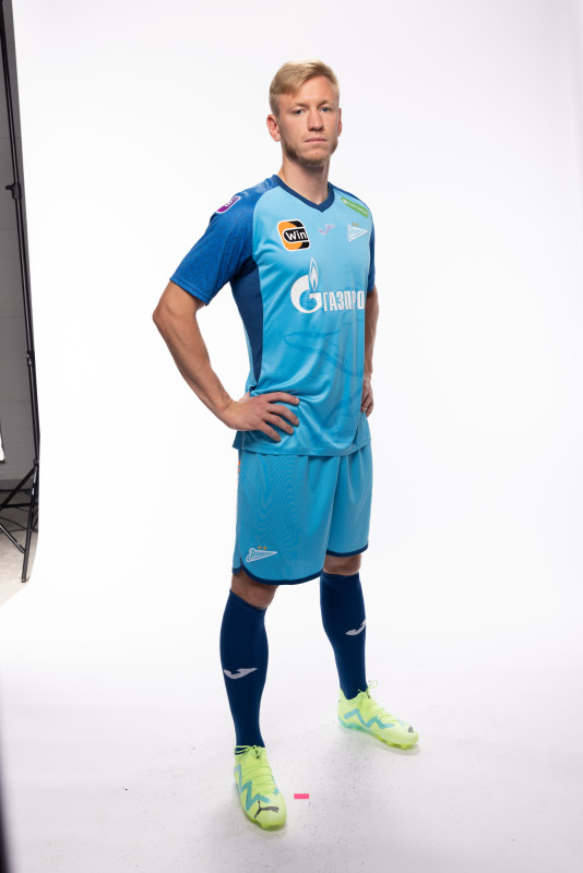 Индивидуальная фотосессия игроков ФК «Зенит» в форме Joma сезона 2023/24