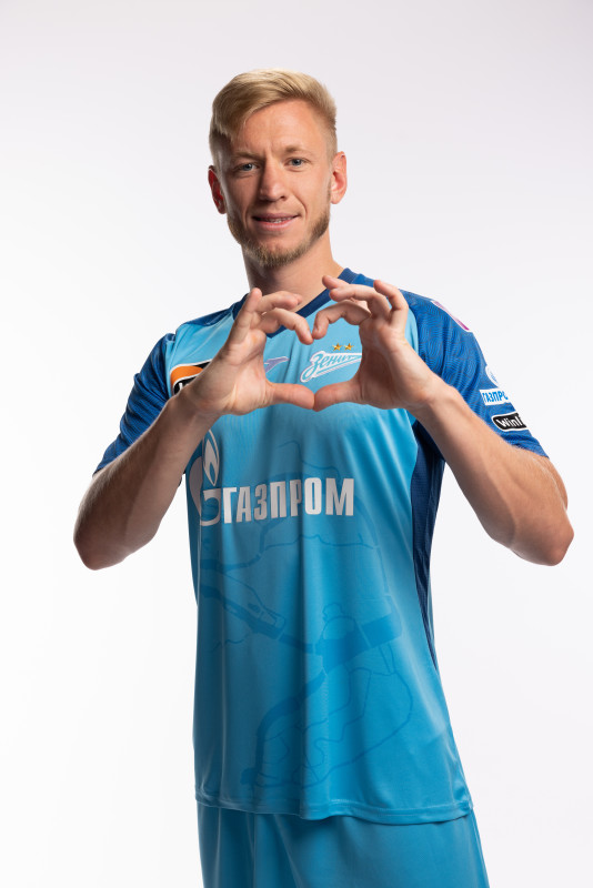 Индивидуальная фотосессия игроков ФК «Зенит» в форме Joma сезона 2023/24