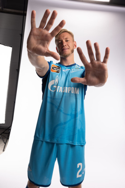 Индивидуальная фотосессия игроков ФК «Зенит» в форме Joma сезона 2023/24