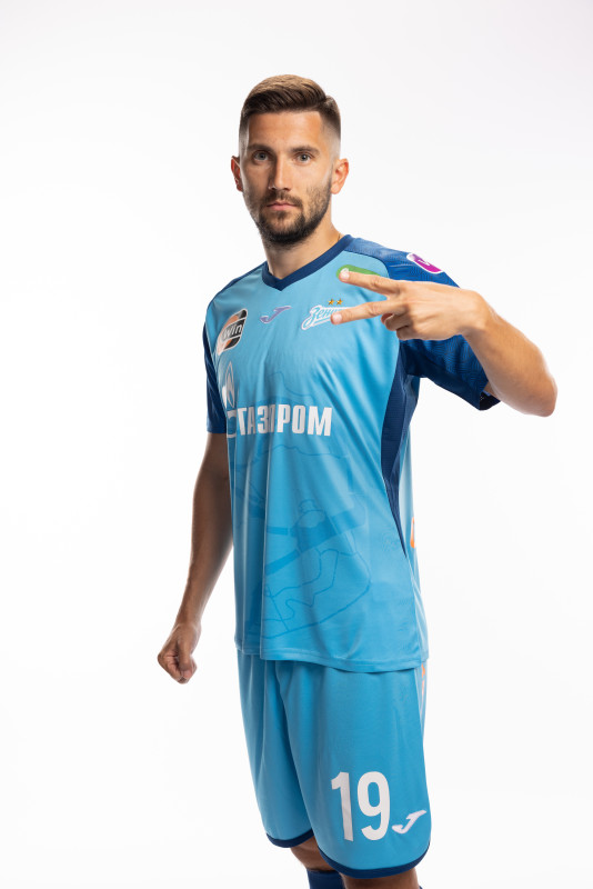 Индивидуальная фотосессия игроков ФК «Зенит» в форме Joma сезона 2023/24