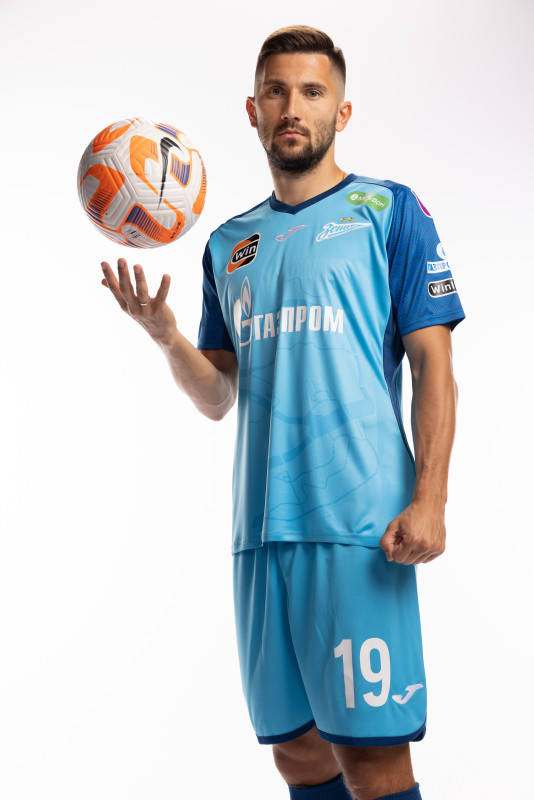 Индивидуальная фотосессия игроков ФК «Зенит» в форме Joma сезона 2023/24