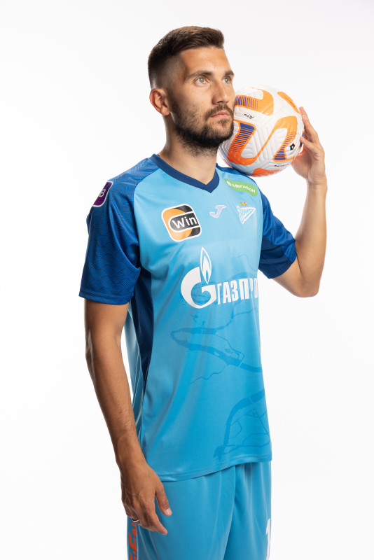 Индивидуальная фотосессия игроков ФК «Зенит» в форме Joma сезона 2023/24