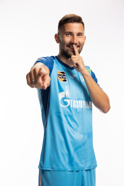 Индивидуальная фотосессия игроков ФК «Зенит» в форме Joma сезона 2023/24