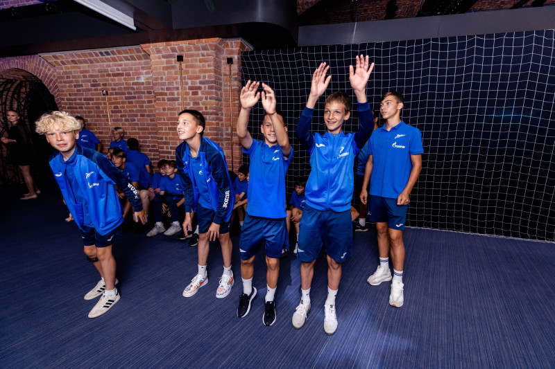 Экскурсия «Зенита»-2010 в галерею «Цифергауз»