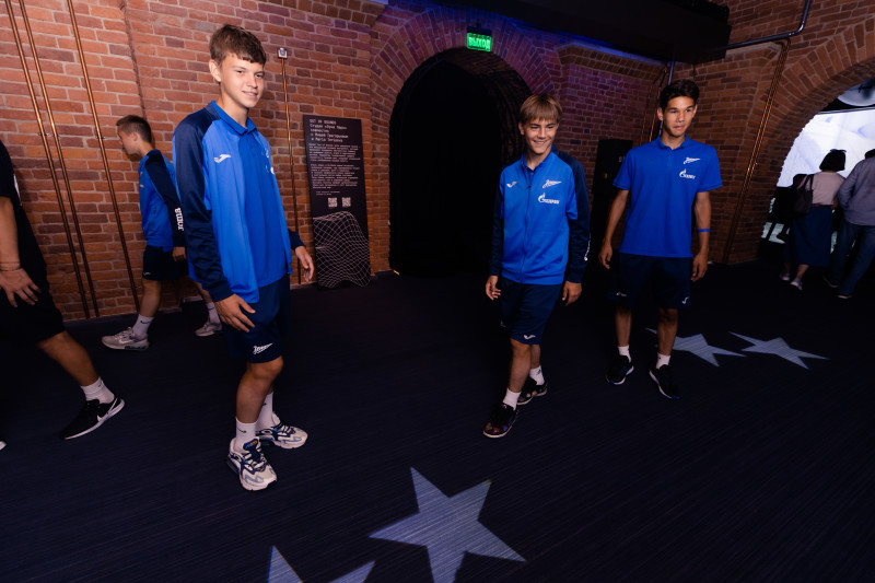 Экскурсия «Зенита»-2008 в галерею «Цифергауз»