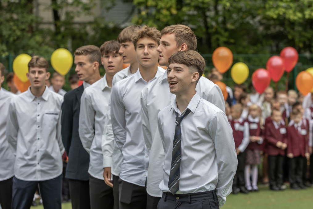 Воспитанники «Газпром»-Академии на «Дне знаний» в лицее № 95