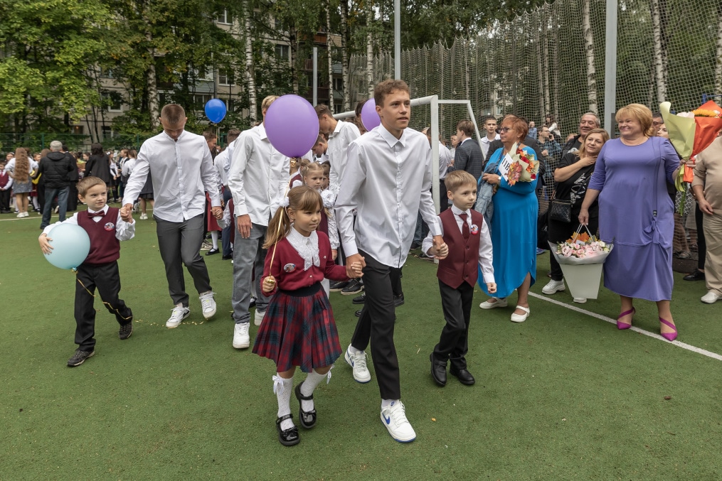 Воспитанники «Газпром»-Академии на «Дне знаний» в лицее № 95