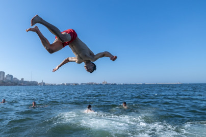 Молодежная команда «Зенит» на пляже в Александрии