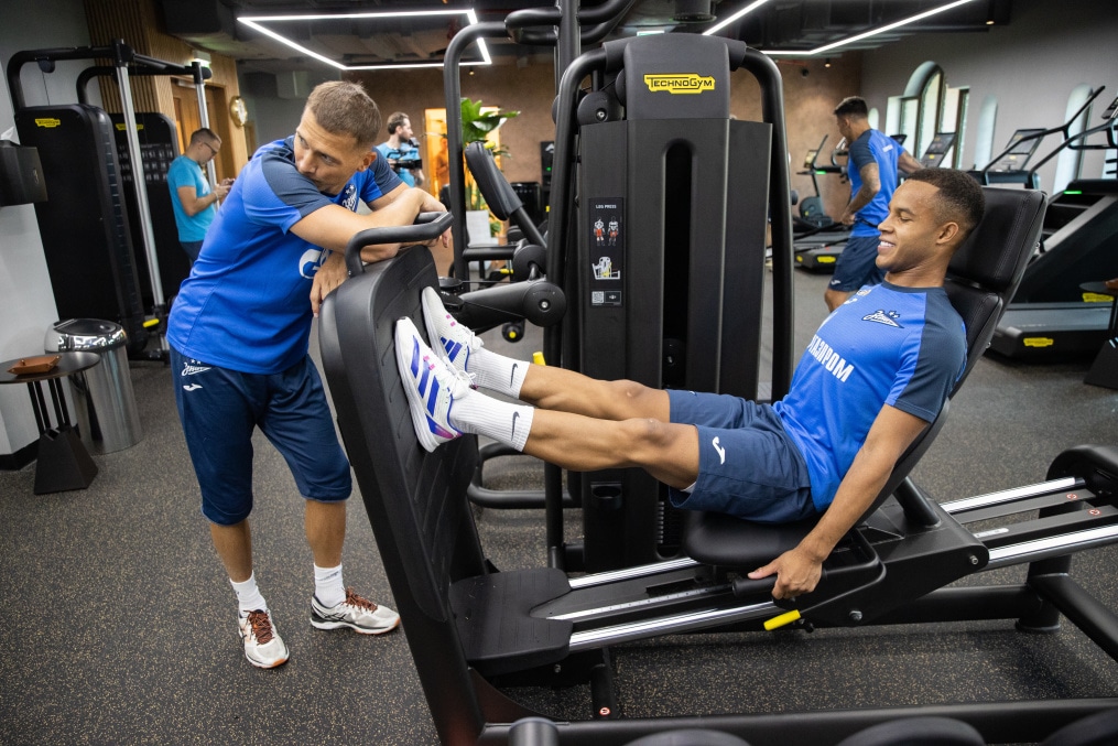 Зимние «Газпром» — тренировочные сборы в Абу-Даби,16 января утренняя тренировка