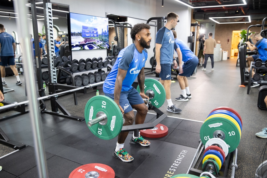 Зимние «Газпром» — тренировочные сборы в Абу-Даби,16 января утренняя тренировка