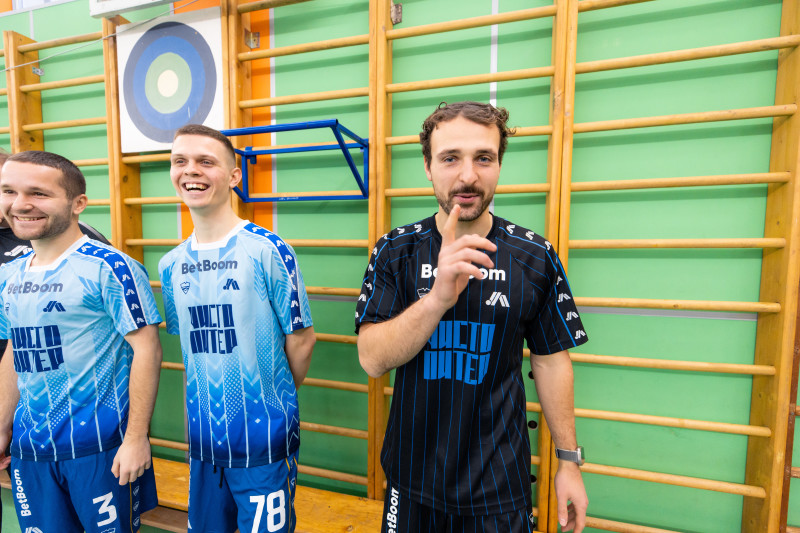 «Футбол в школе»: мастер-класс футболистов МФК «Чисто Питер» в лицее №126